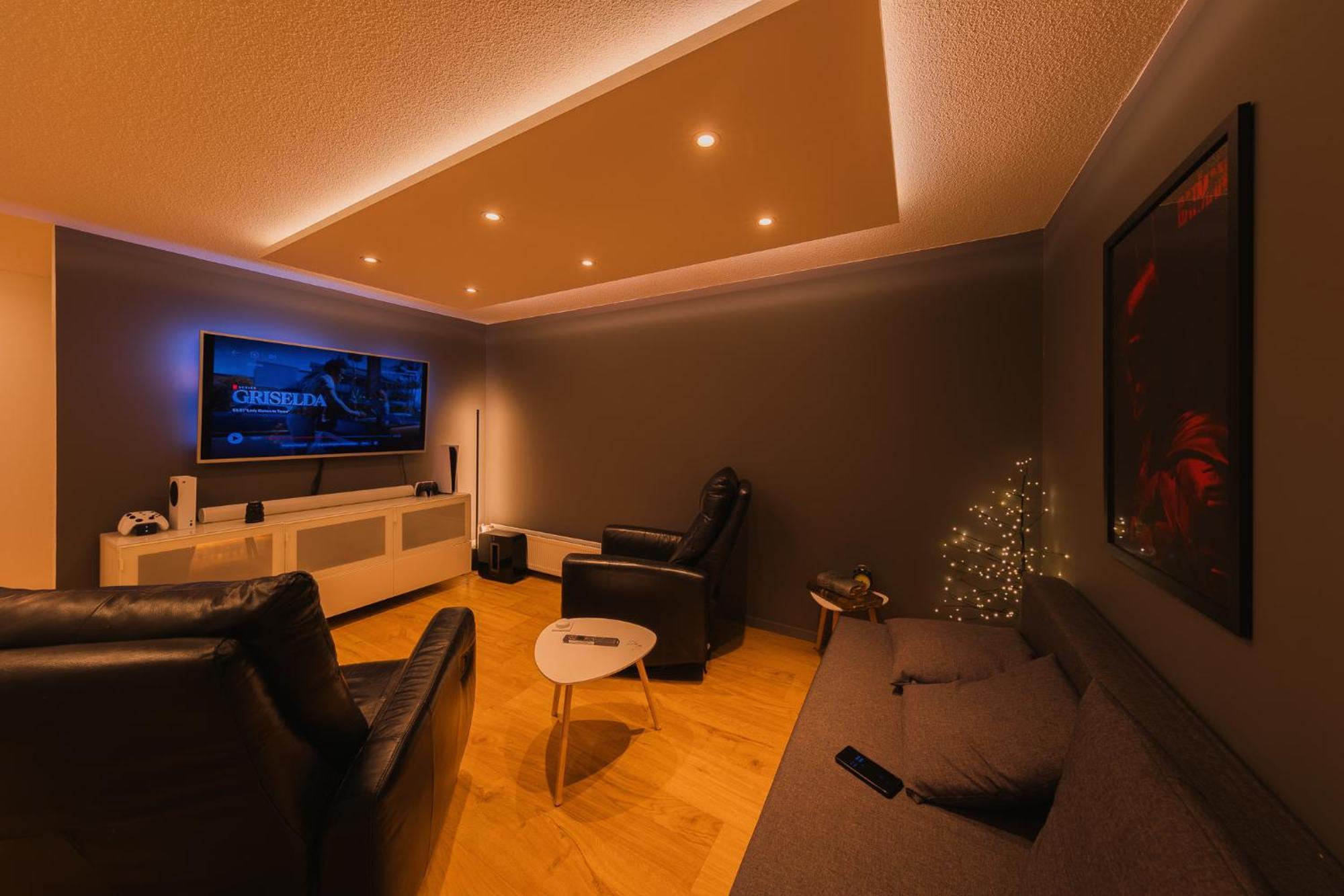 Smart Luxury - Private Gym, Hot Tub & Sauna Keflavík Exteriör bild