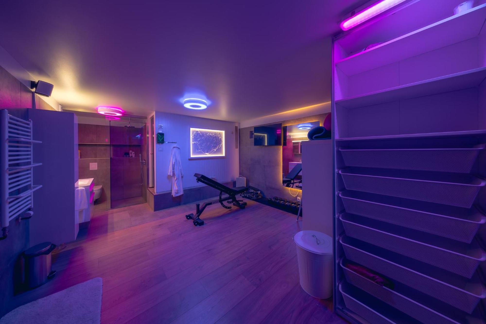 Smart Luxury - Private Gym, Hot Tub & Sauna Keflavík Exteriör bild